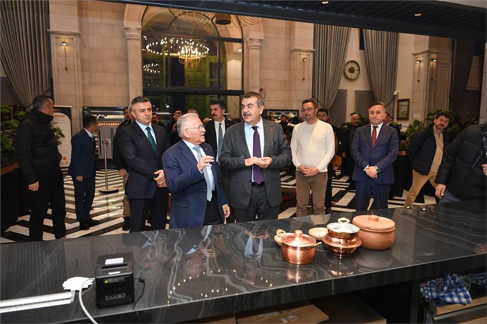 Bakan Tekin'den Kayseri'ye gastronomi övgüsü