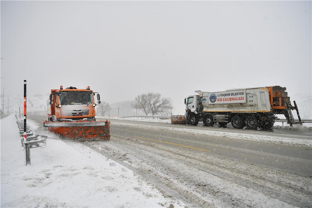Kayseri Büyükşehir Belediyesi 421 personelle sahada