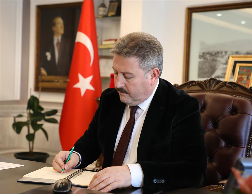 Palancıoğlu: Gazetecilere başarılı bir meslek yaşamı diliyorum