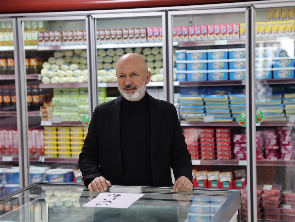 Paranın geçmediği bu markette sevgi puanıyla alışveriş yapılıyor