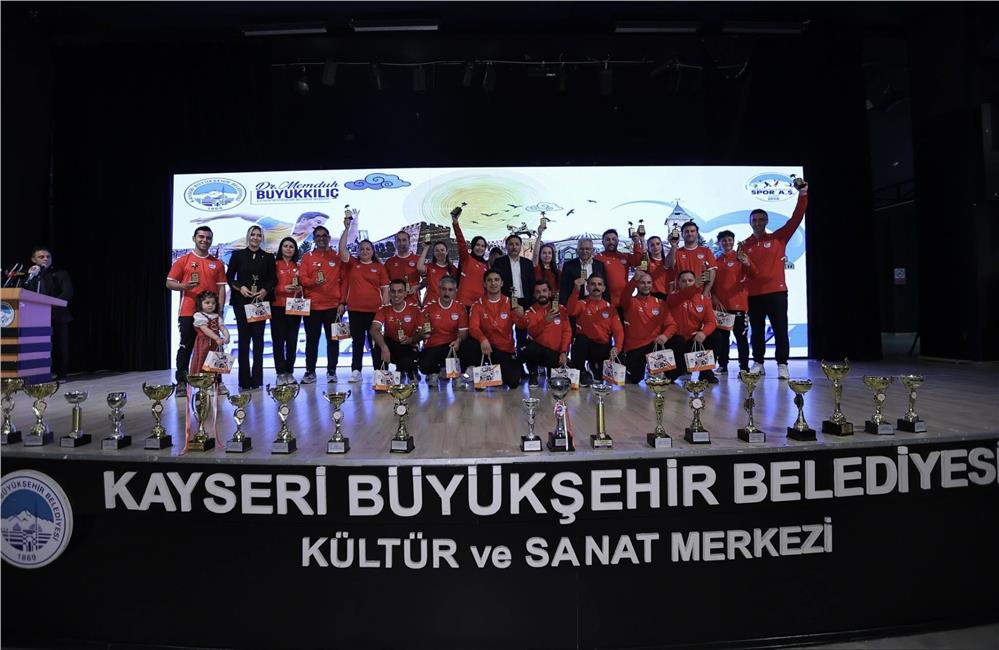 Sporun merkezi Kayseri, bir yılda 842 bin sporseveri buluşturdu