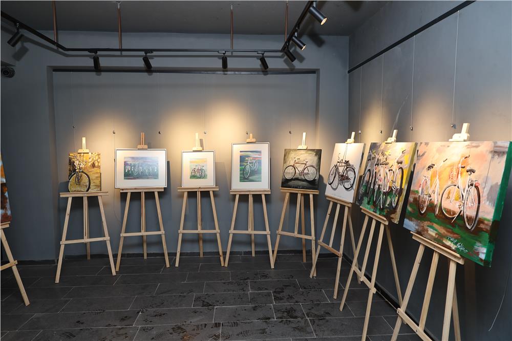 Su Galerisi'nde sanat ve bisiklet buluşması
