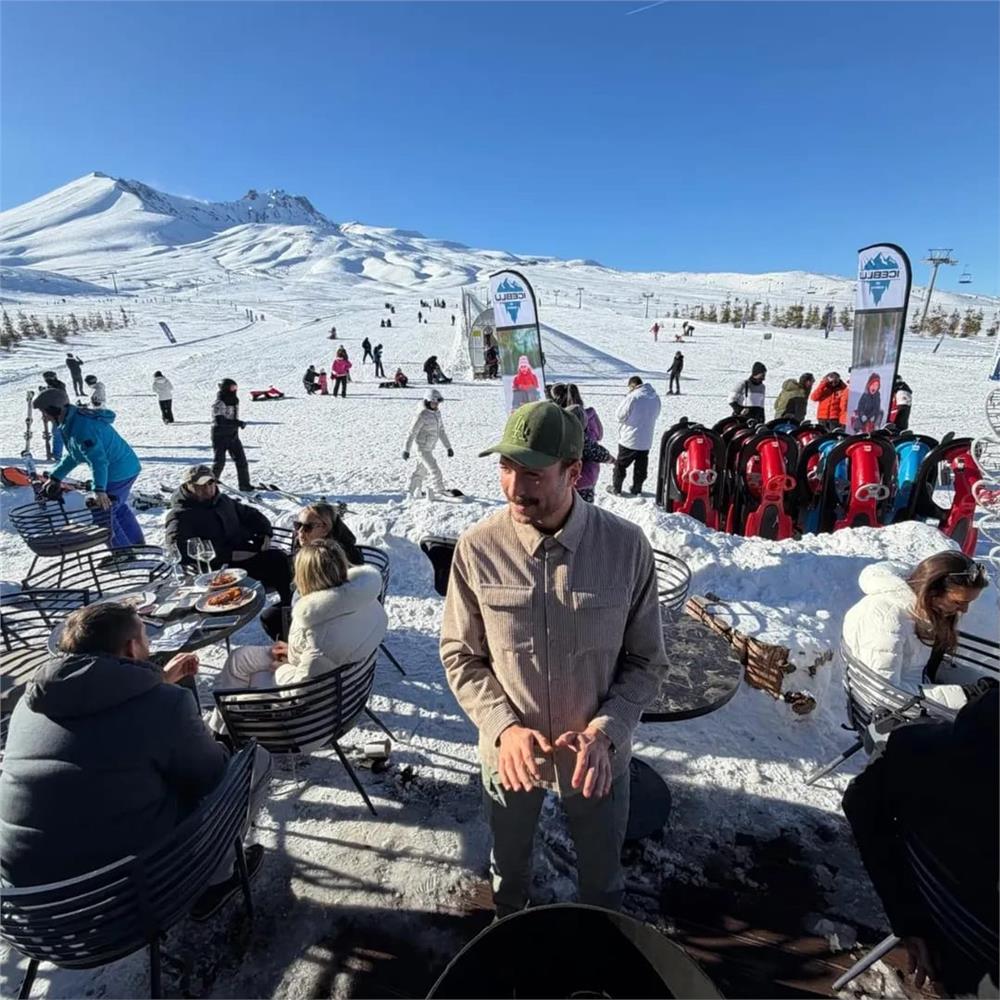 Süleyman Çakır'ın oğlu Pusat, Erciyes'te kayak yaptı