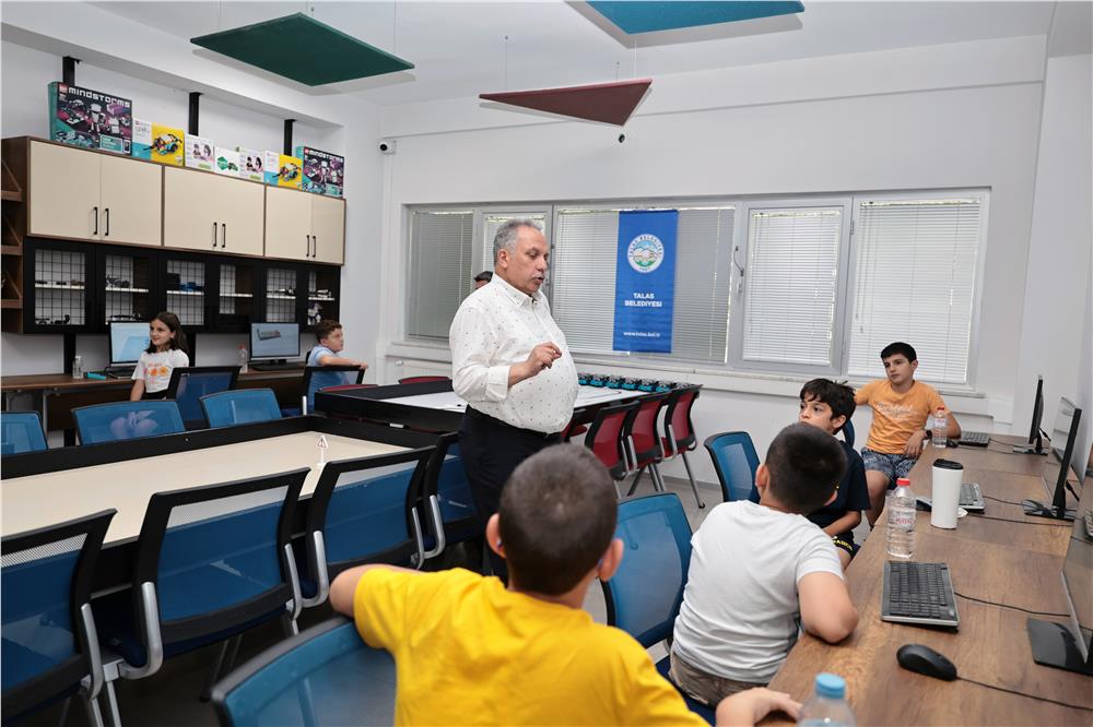 Talas'ta tatili fırsata çeviren teknoloji eğitimleri başlıyor