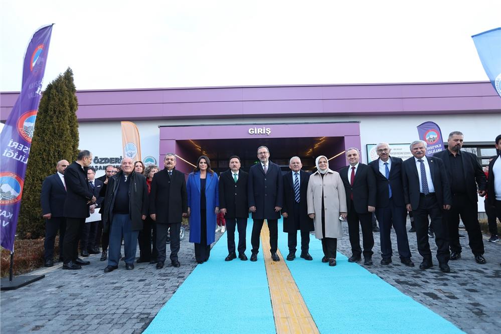 TBMM Komisyonu, Engelsiz Yaşam Merkezi'nde ağırlandı