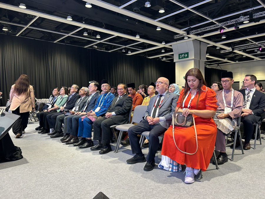 KAYÜ Rektörü, Hong Kong