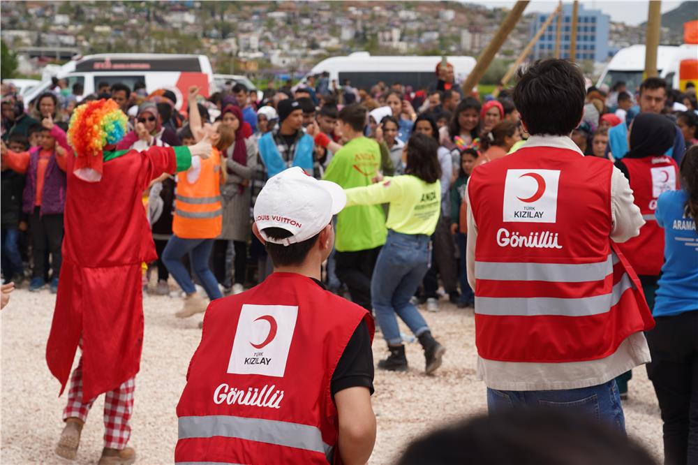 Kızılay, deprem bölgesi desteklerini sürdürecek
