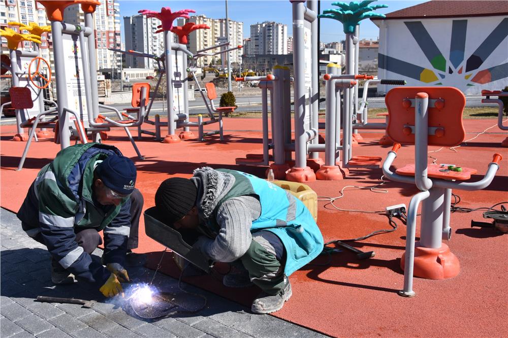 Kocasinan'da park ve bahçeler kış bakımıyla yenileniyor