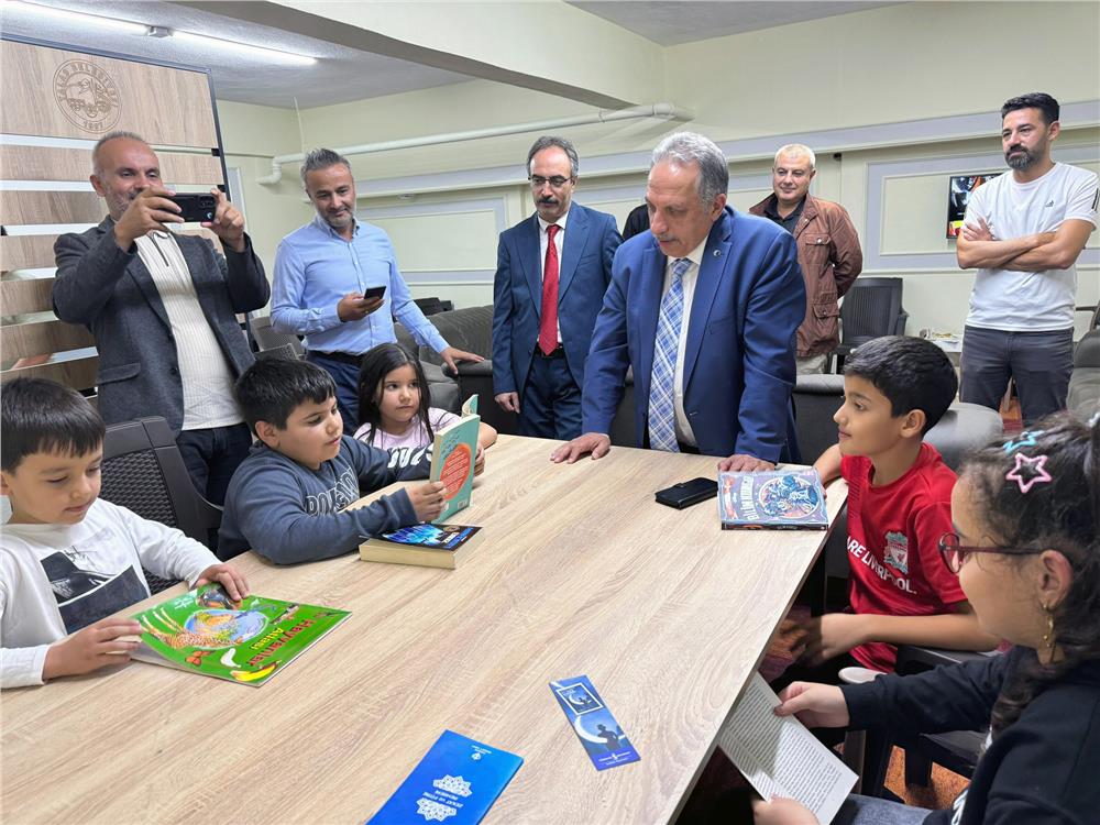 Talas'taki apartman kütüphaneleri öğrencilerin adresi oldu