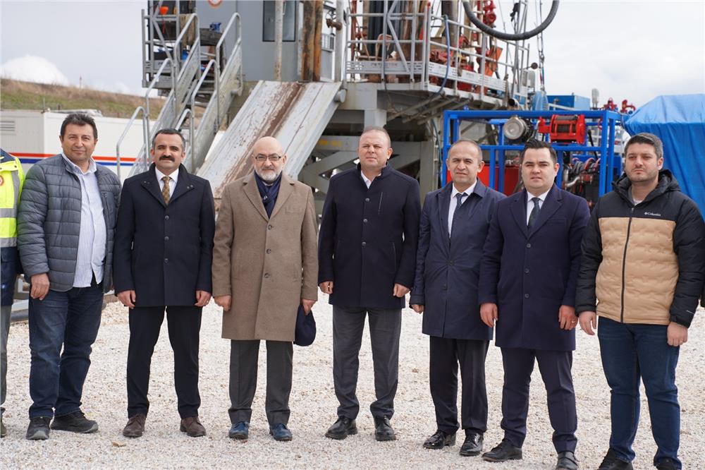 AK Partili Cıngı, Jeotermal Kaynaklı Sera OTB'yi ziyaret etti