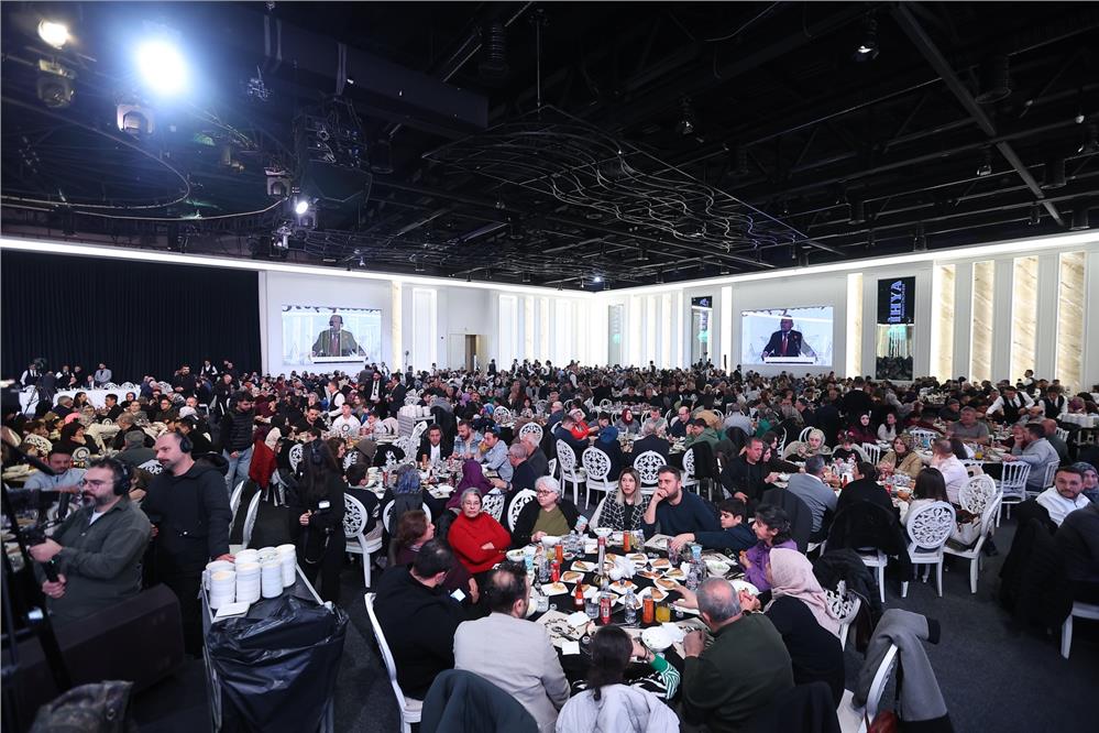 Başkan Büyükkılıç, Ramazan'ın bereketini iki ayrı iftarda vatandaşlarla paylaştı