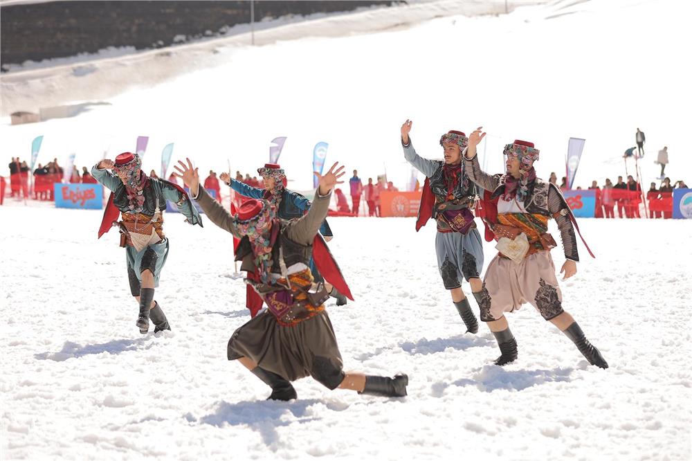 Erciyes'in eteklerinde Kökbörü coşkusu
