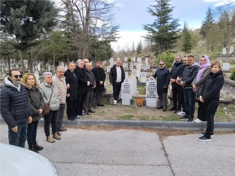 Gazeteci Oktay Ensari, vefat yıldönümünde anıldı