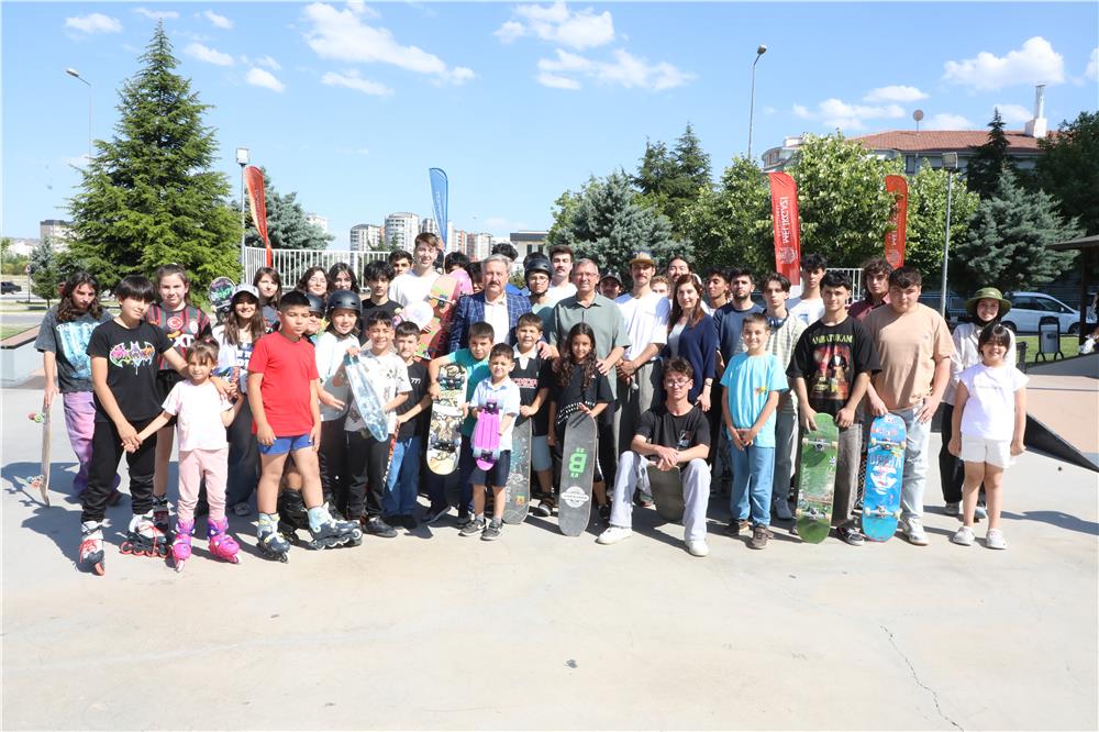 Gençlerin geleceği Melikgazi'nin destekleriyle yükseliyor