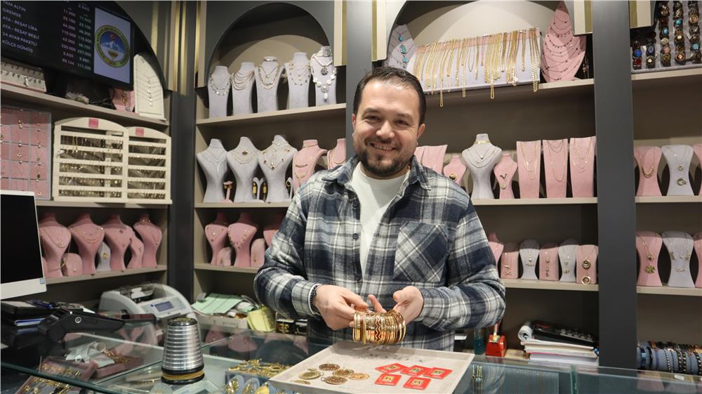 Kayseri'deki kuyumcular talebe yetişmekte zorlanıyor