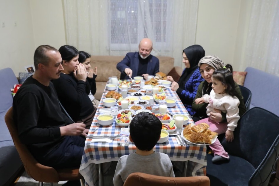 Kocasinan'da çalınmadık kapı, girilmedik gönül bırakılmadı