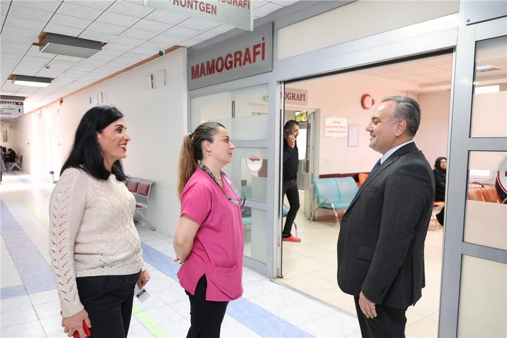 Rektör Prof. Dr. Altun’dan hastane personeline ziyaret