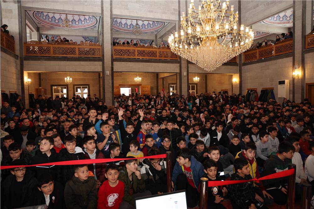 Talas'ta teravihte buluştular, sürprizlerle tanıştılar