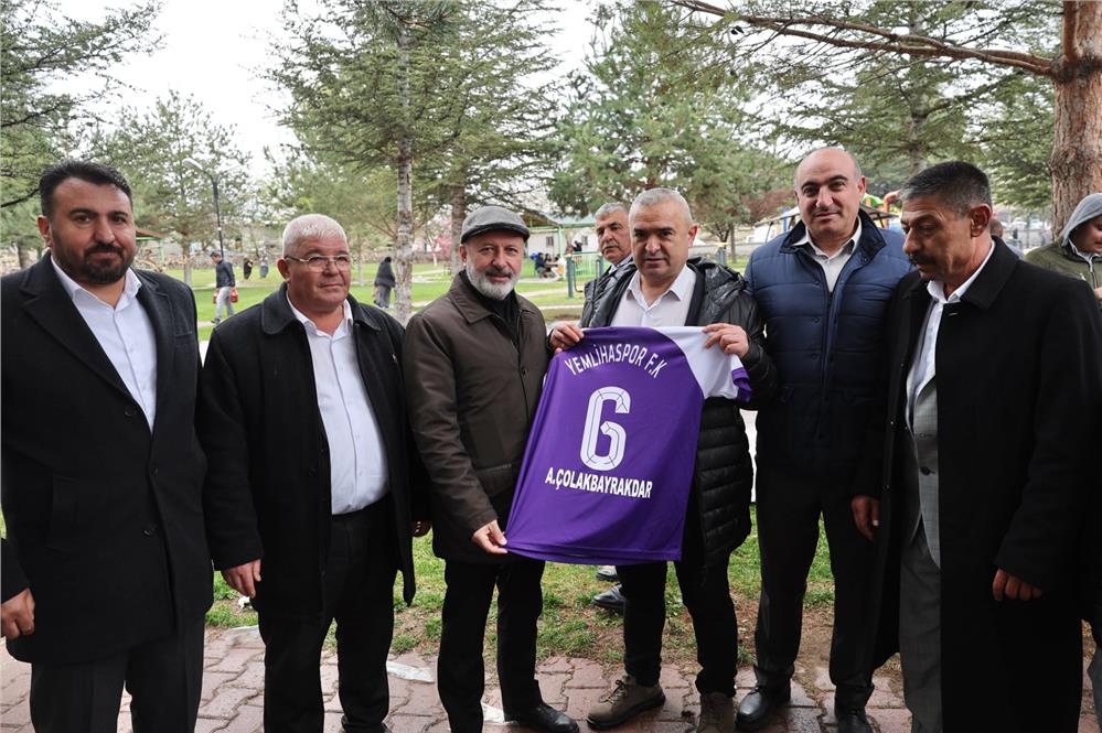 Çolakbayrakdar, kırsaldaki vatandaşlarla bir araya geldi