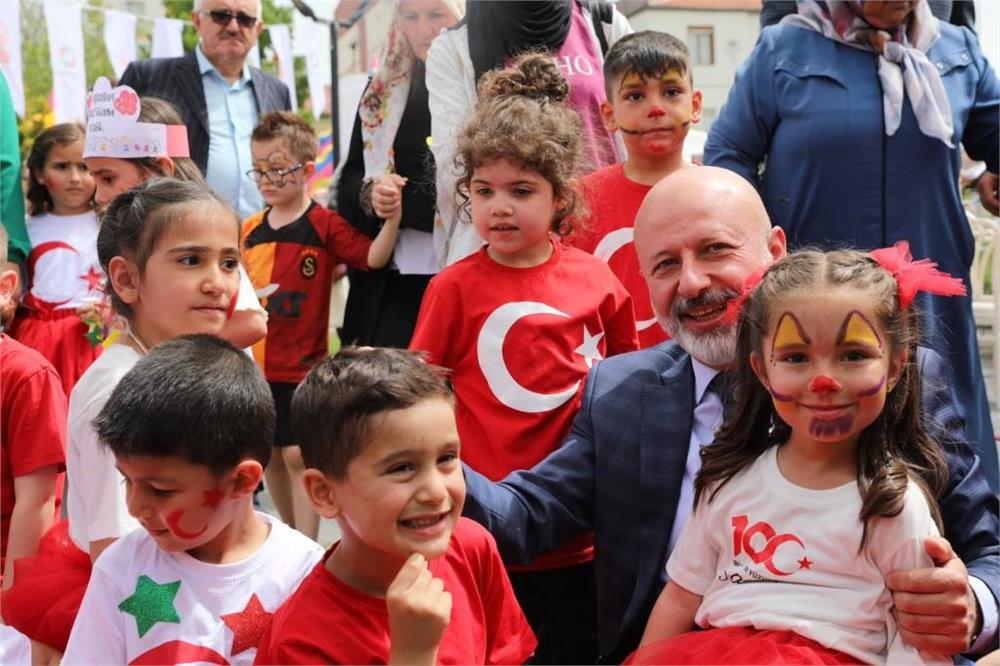 Kocasinan Belediyesi'nden Çocuk Şenliği