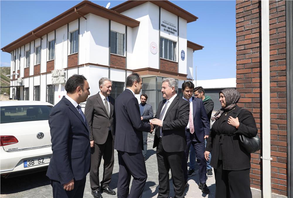 Melikgazi Belediyesi'nden üç mahalleye diş hastanesi müjdesi