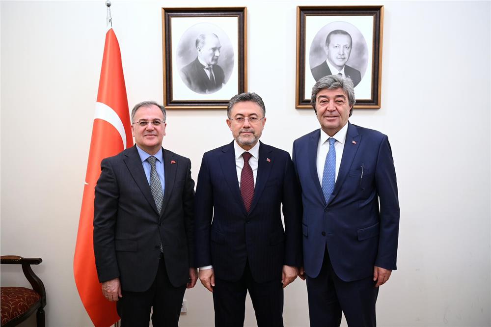 Özdoğan Ankara'dan seslendi: Hacılar için durmadan çalışıyoruz