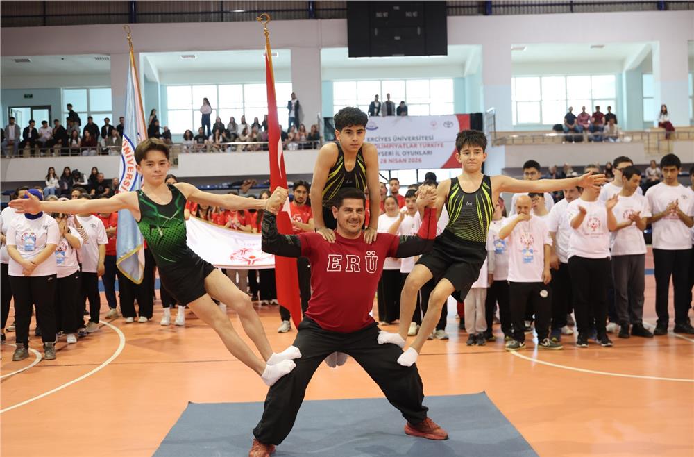 Özel sporcular Erciyes Üniversitesi'nde buluştu