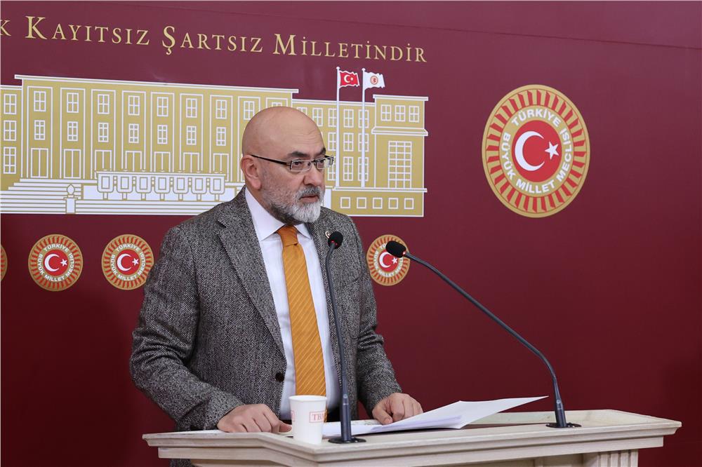 Vekil Cıngı'nın gündeminde başı boş köpekler var