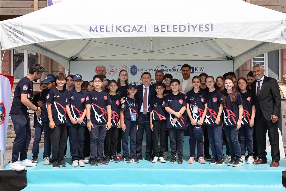 İzzet Öksüzkaya Ortaokulu’nda GÖKTİM Teknoloji Atölyesi açıldı