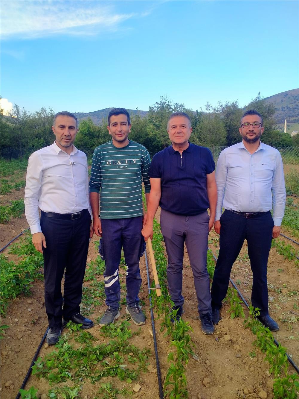 Saadetliler, Yeşilhisar'da çiftçileri dinledi