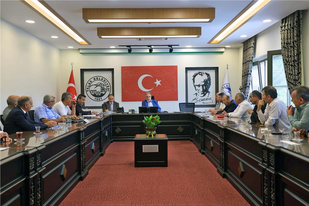 Talas'ta muhtarlarla hizmet zirvesi