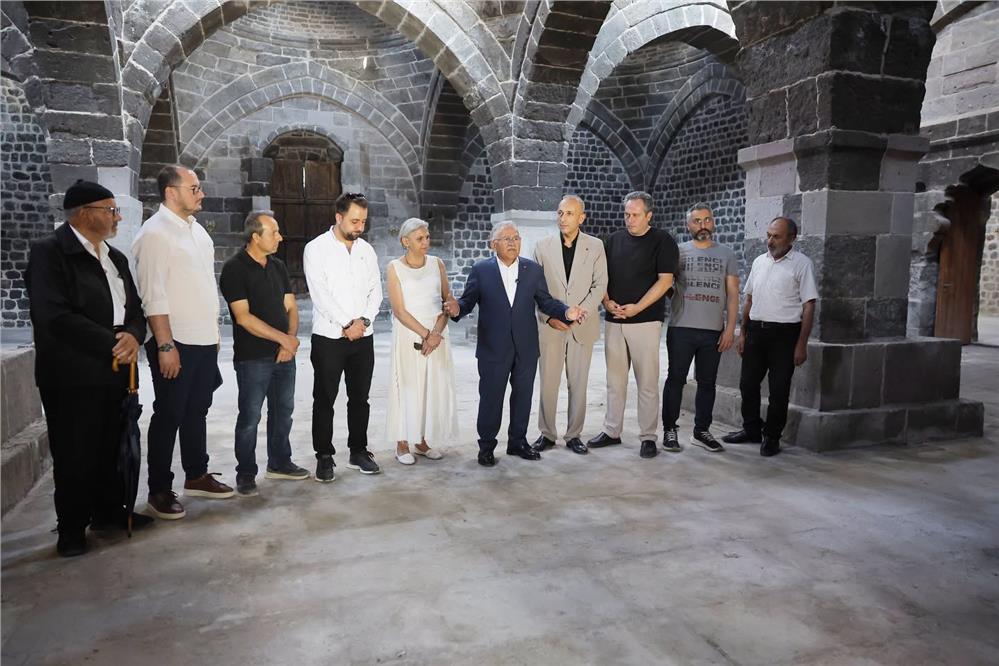Başkan Büyükkılıç, restorasyonu tamamlanan 5 asırlık Bedesten