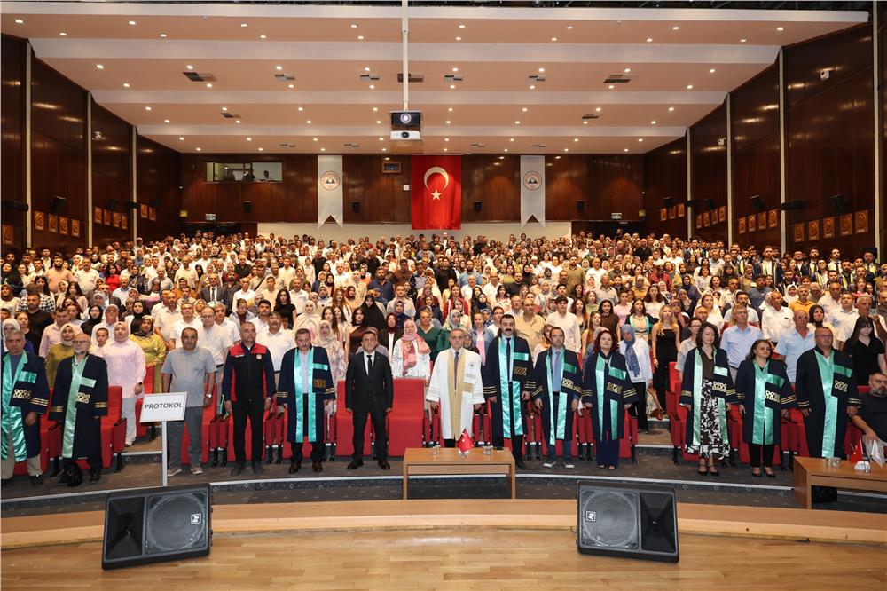 ERÜ Ziraat Fakültesi’nde 15. Dönem mezuniyet sevinci