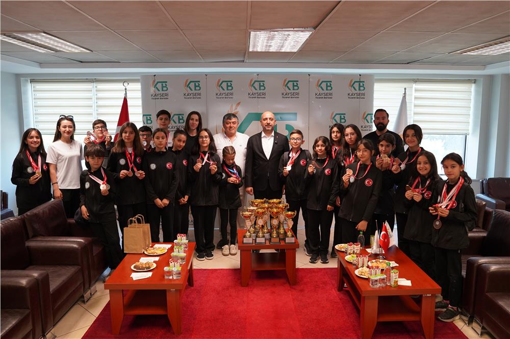 KTB ERVA Spor Okulu sporcularından Başkan Bağlamış