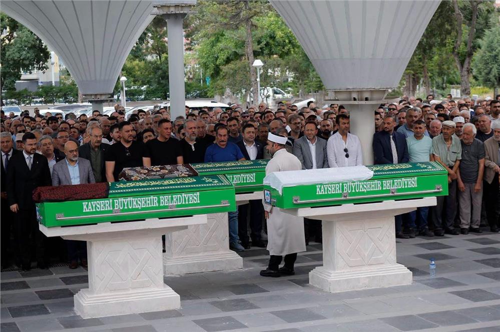 Mimarsinan OSB Başkanı Arar’ın babası son yolculuğuna uğurlandı