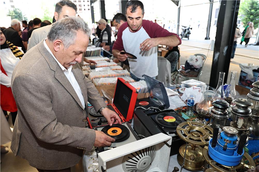 Antikacılar, Talas'ta buluşuyor