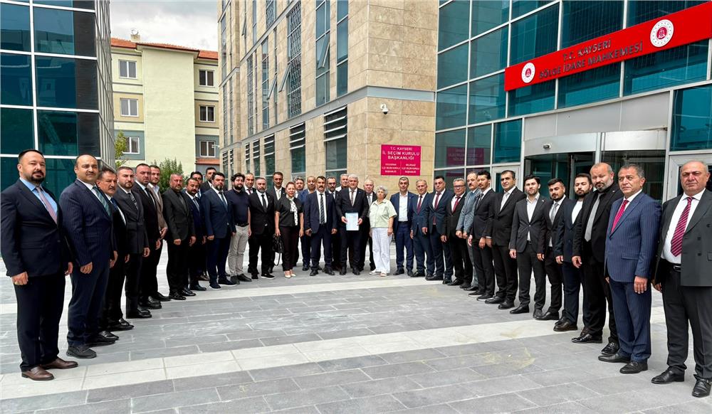 Başkan Titizbaş mazbatasını aldı, ilk toplantısını yaptı
