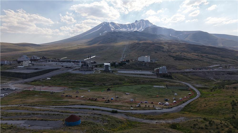 Erciyes'te yaz sezonu doğa, spor ve macerayla devam ediyor