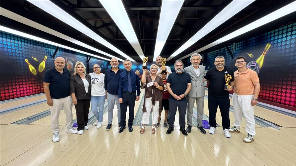Kayseri'de gazeteciler bowling turnuvasında yarıştı