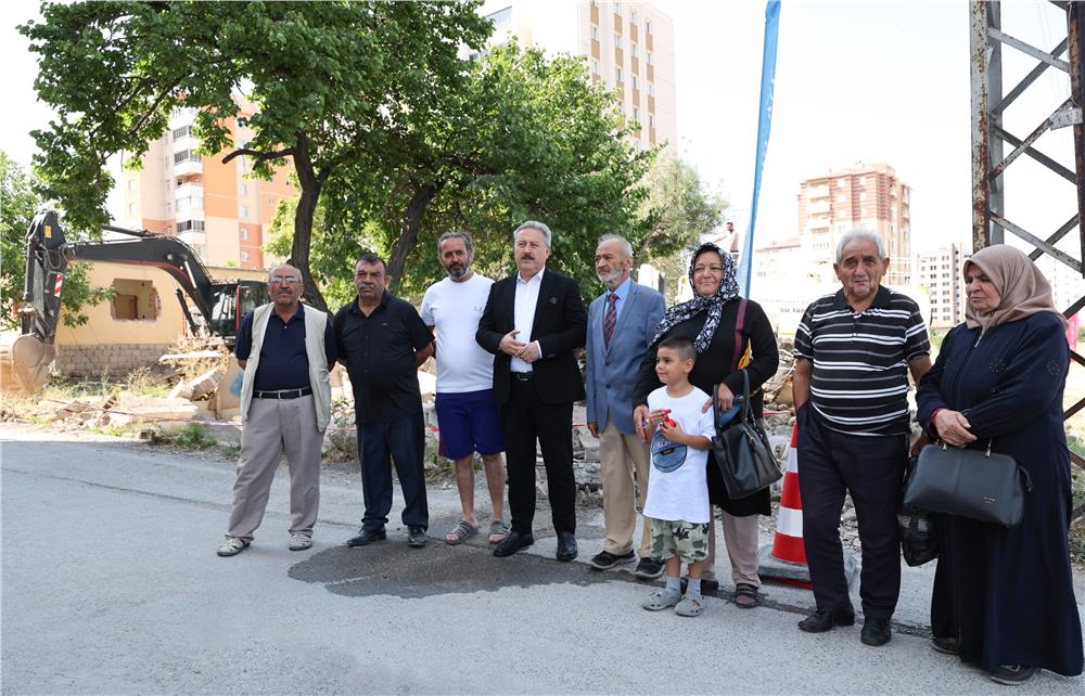 Melikgazi Belediyesi gecekonduları parka çeviriyor