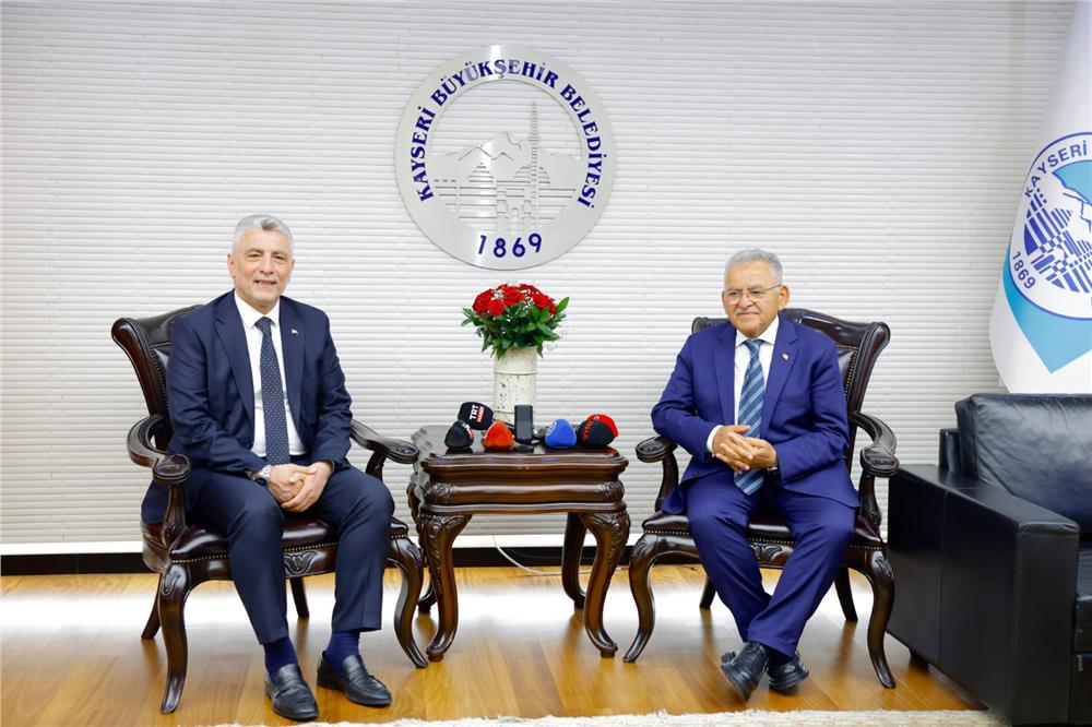 Bakan Bolat Kayseri'deki belediye ve şehirciliği övdü