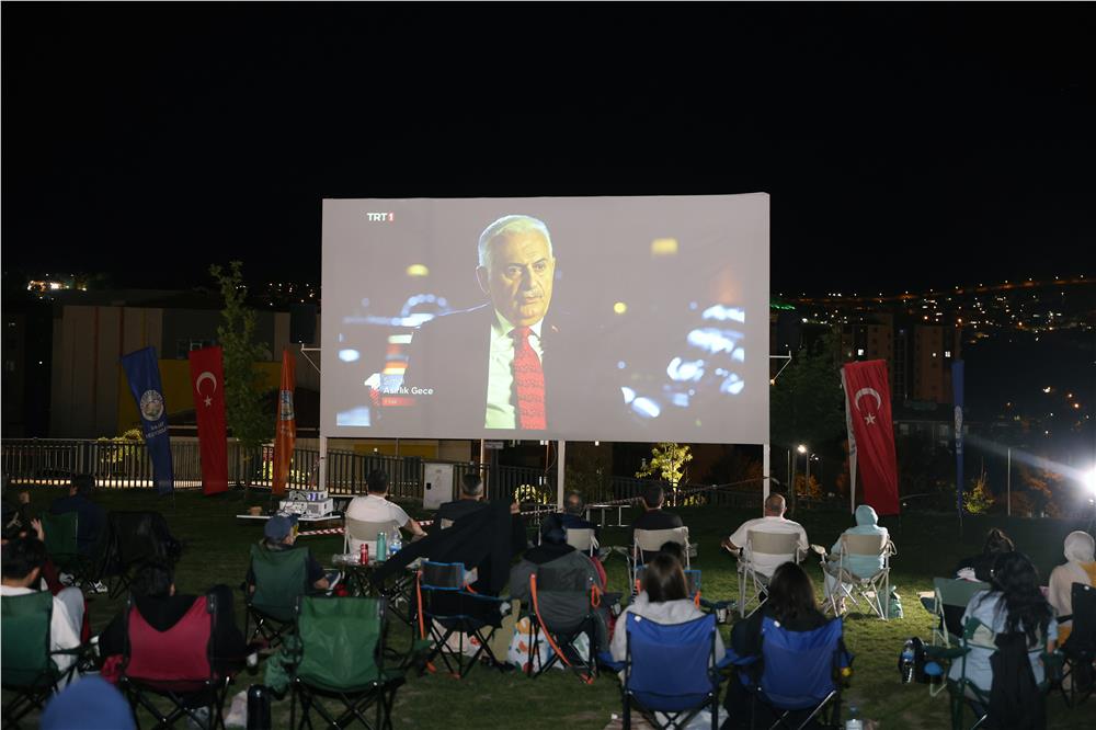 Talas'ta Asırlık Gece finali açık havada izlendi