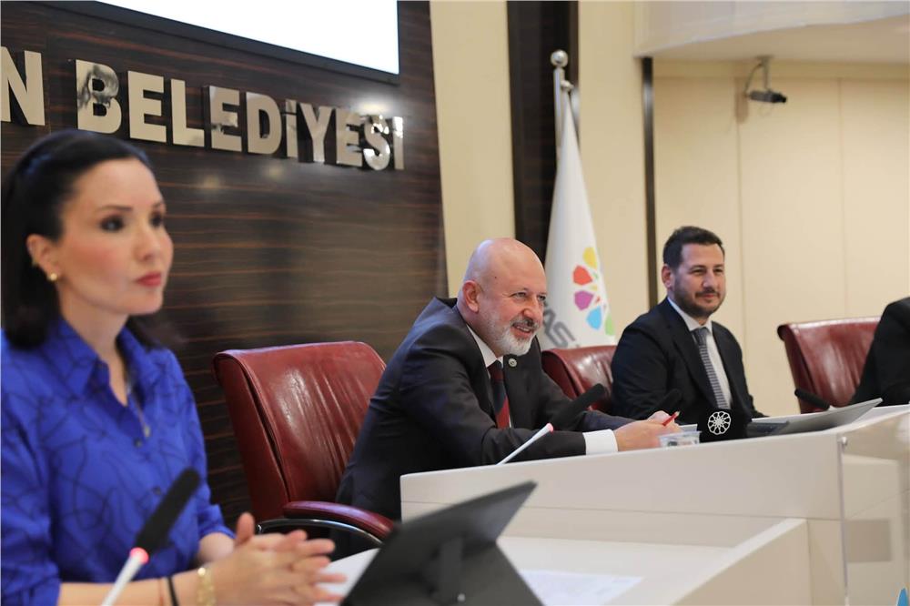 Çolakbayrakdar: Küçük dostlarımız için Türkiye'de ilkleri yaptık