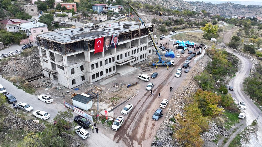 Hacılar'ın geleceğine 16 derslikli hayırsever yatırımı