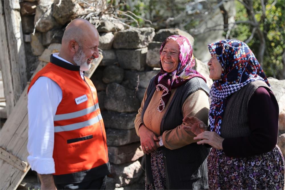 Kocasinan'ın kırsalında mezarlıklar baştan aşağı yenileniyor