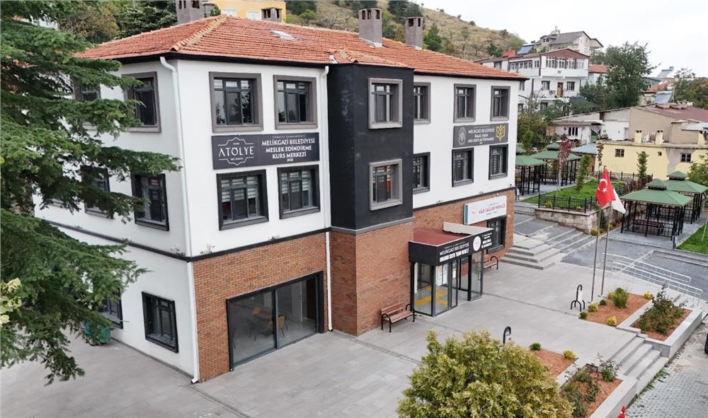Melikgazi Belediyesi, 3 hizmeti Kıranardı Sosyal Yaşam Merkezi’nde buluşturdu
