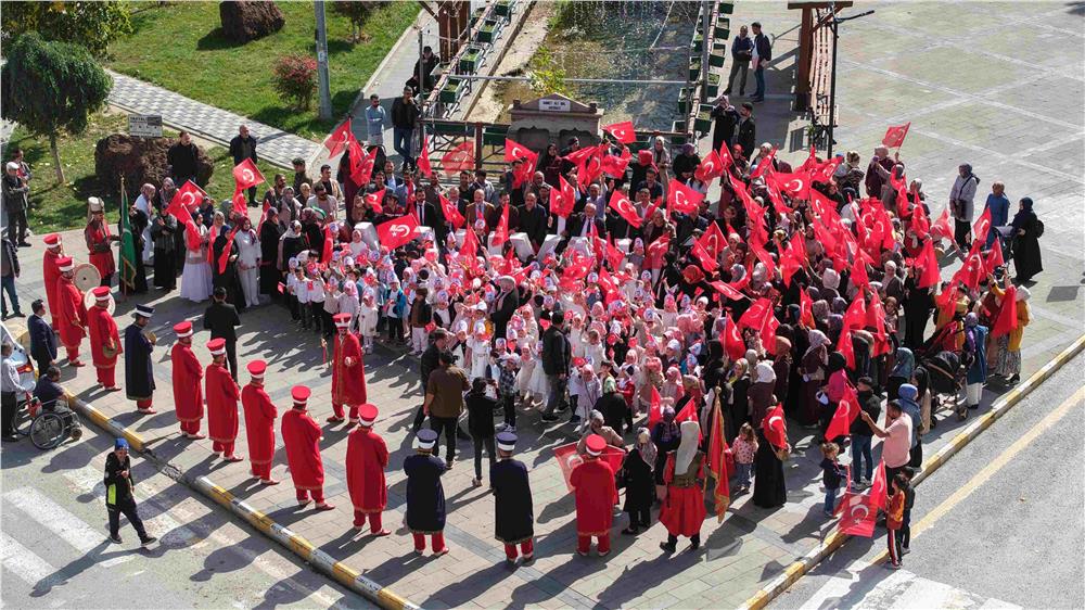 Yahyalı'da 161 minik öğrenci için Âmin Alayı ve Bed'-i besmele töreni düzenlendi
